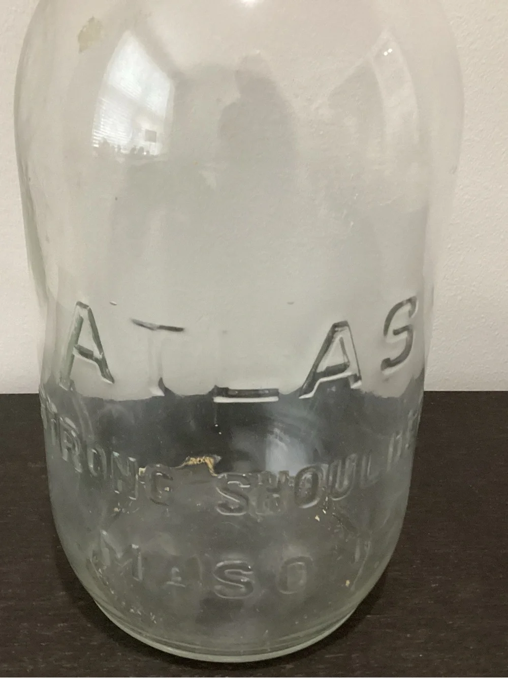 Vtg.Atlas Strong Shoulder Mason jar produced by Hazel-Atlas Glass Company.